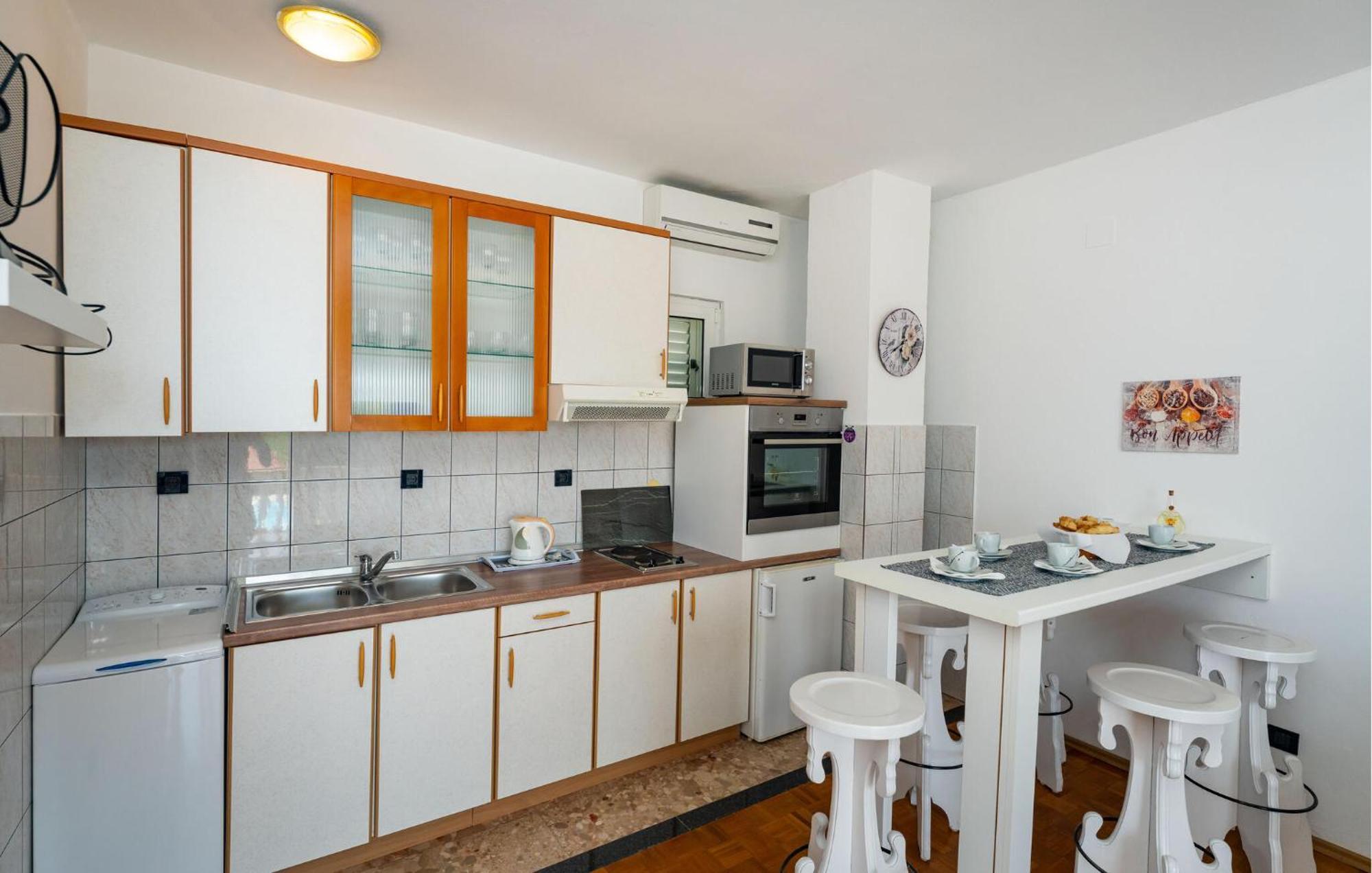 Beautiful Apartment In Galovac With Kitchen Luaran gambar