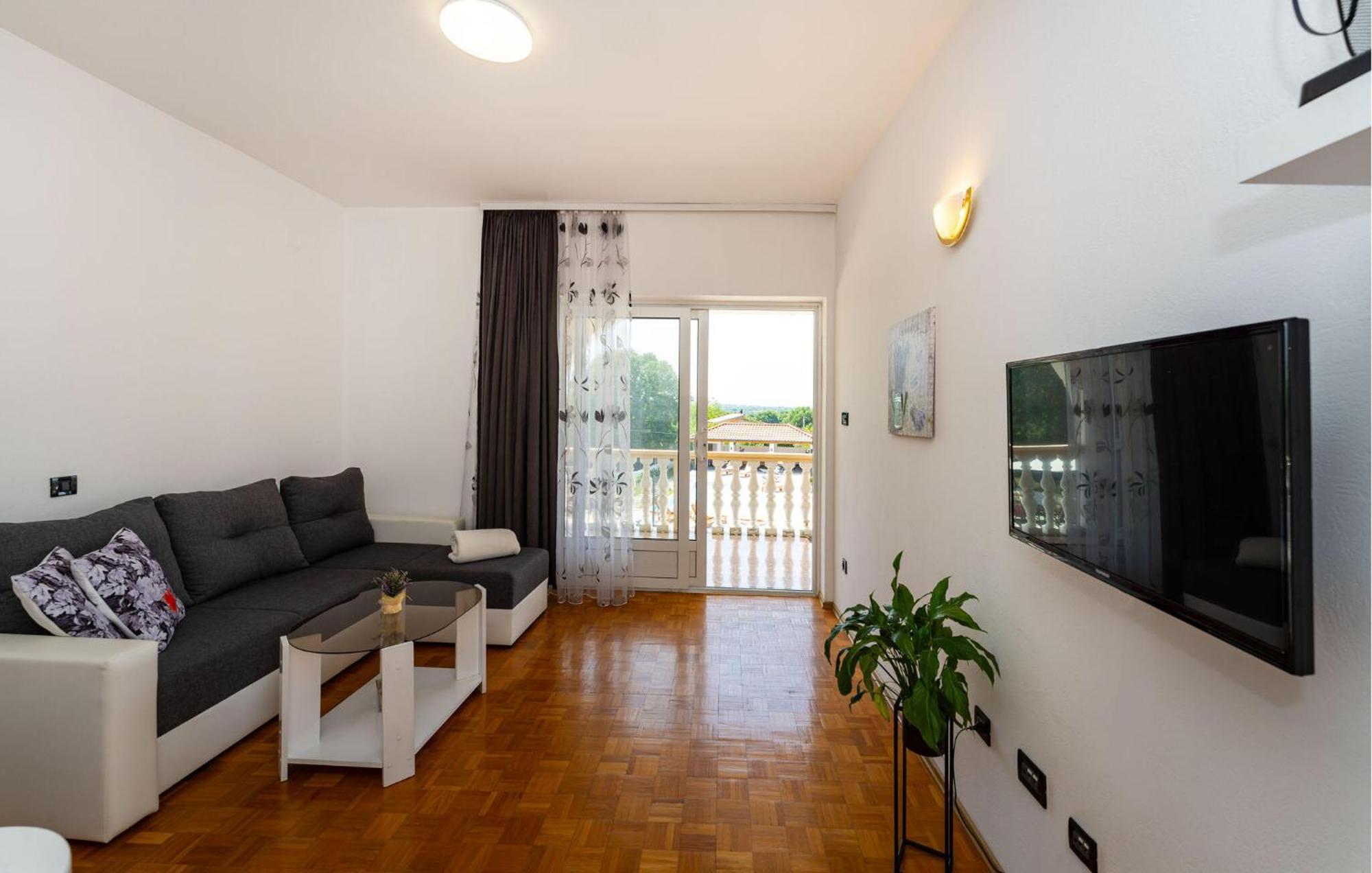 Beautiful Apartment In Galovac With Kitchen Luaran gambar