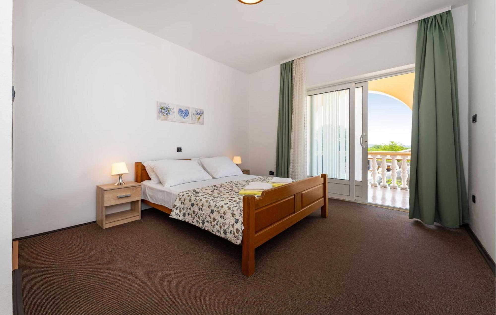 Beautiful Apartment In Galovac With Kitchen Luaran gambar