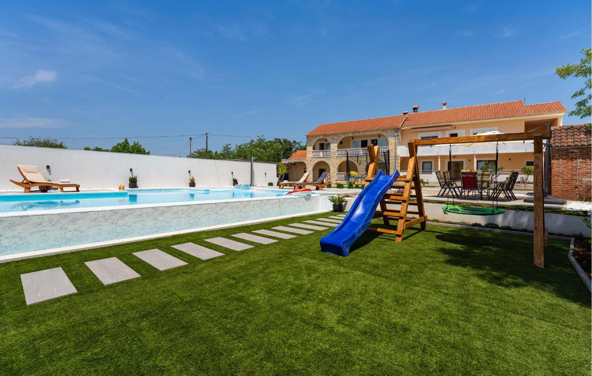 Beautiful Apartment In Galovac With Kitchen Luaran gambar