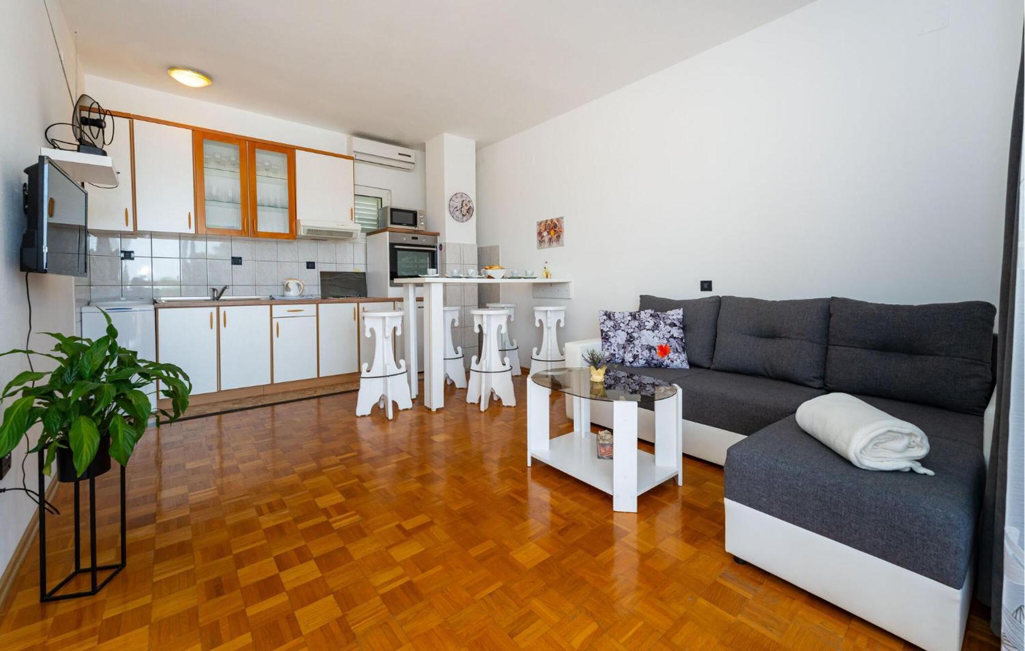 Beautiful Apartment In Galovac With Kitchen Luaran gambar