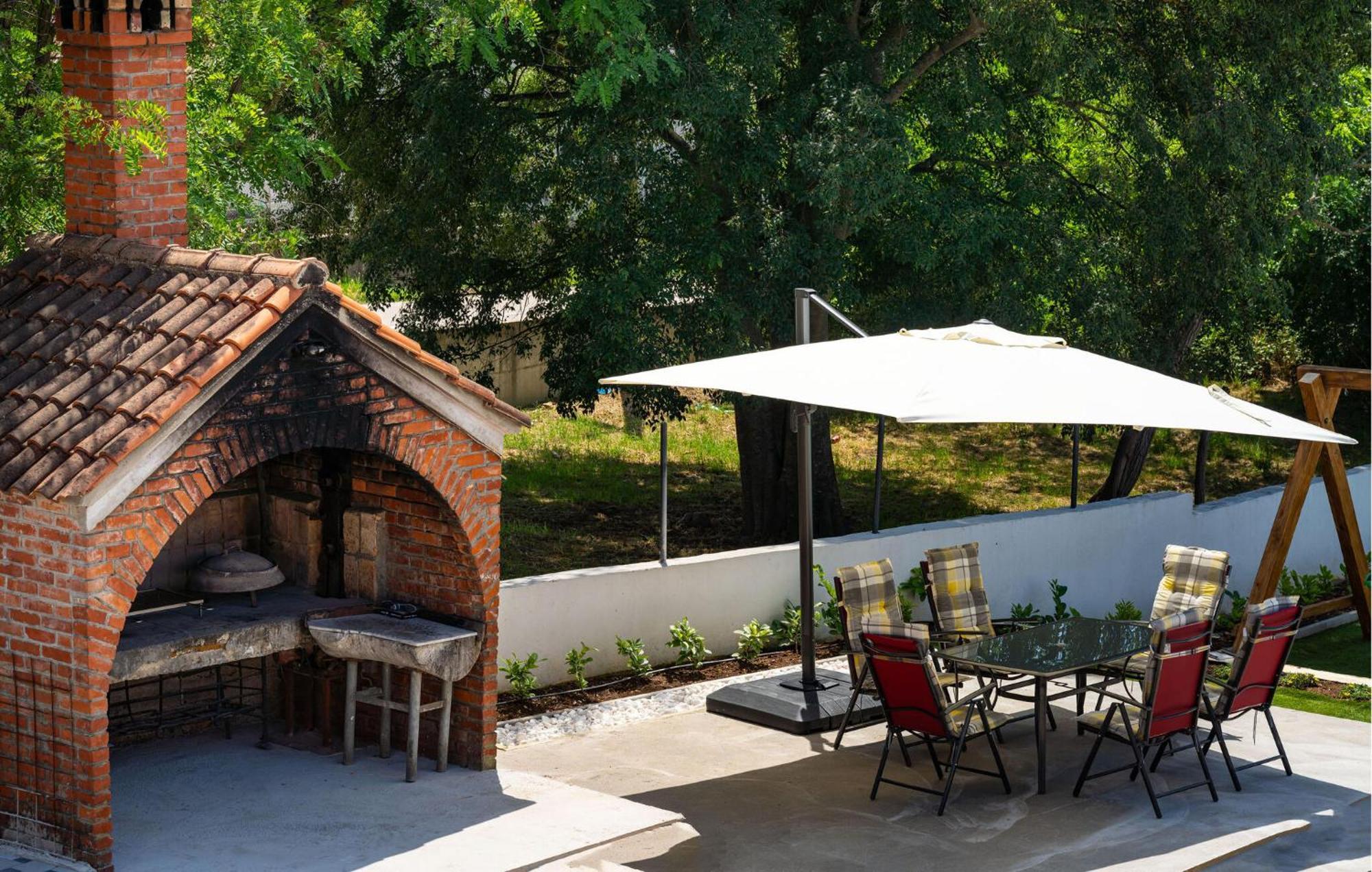 Beautiful Apartment In Galovac With Kitchen Luaran gambar