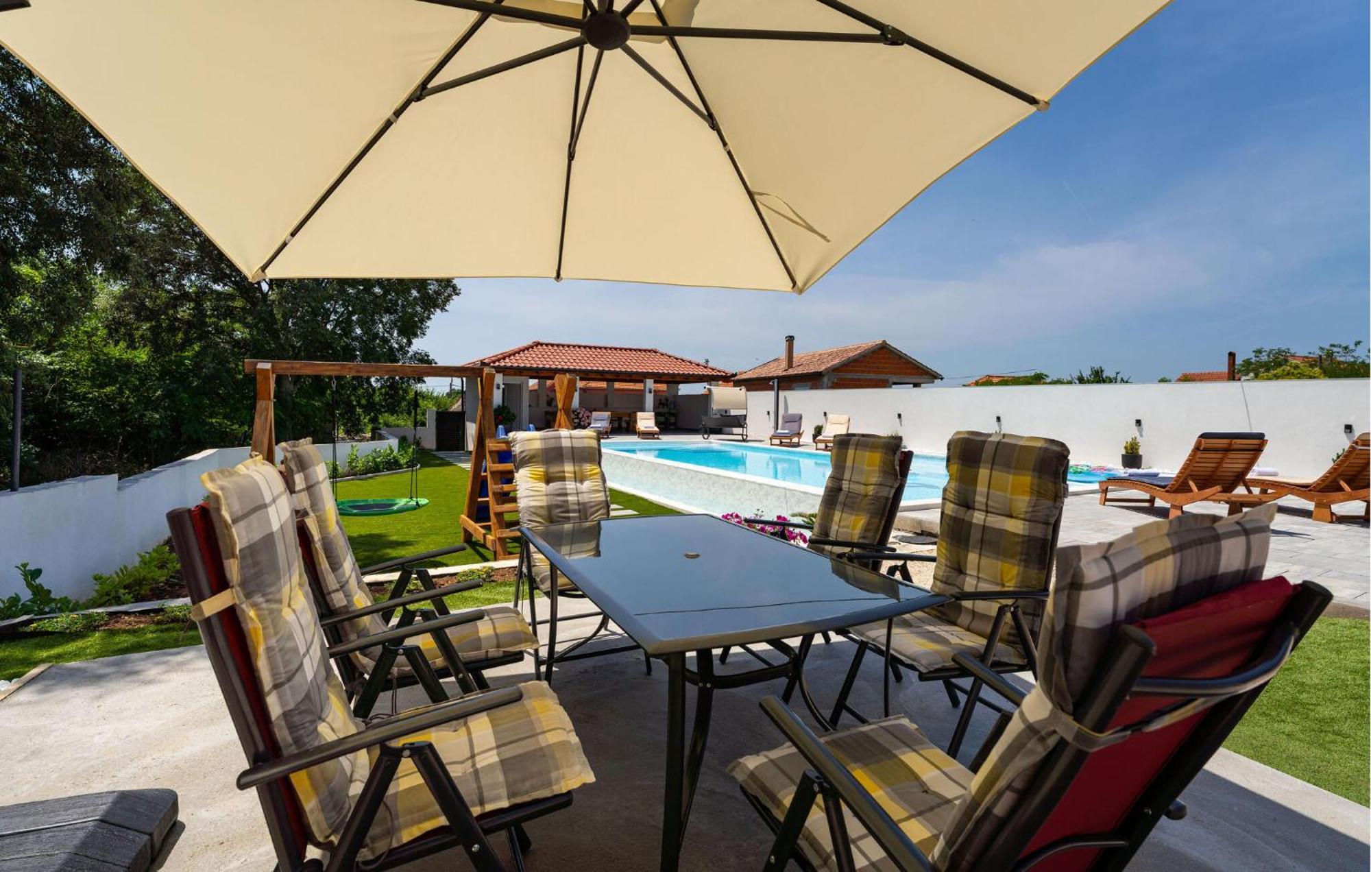 Beautiful Apartment In Galovac With Kitchen Luaran gambar