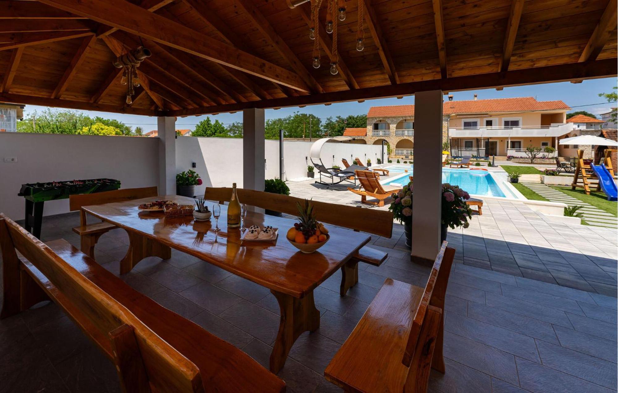 Beautiful Apartment In Galovac With Kitchen Luaran gambar